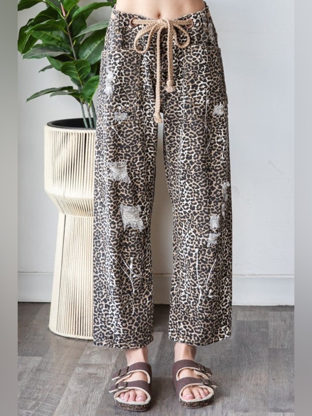 New Oli & Hali Washed Distressed Cheetah Print Pants Paint Splatter Women Small
